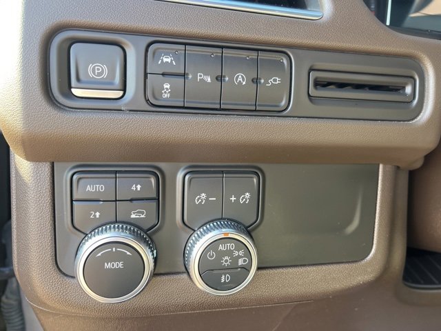 Used 2021 GMC Yukon SLT w/ SLT Premium Package image 26