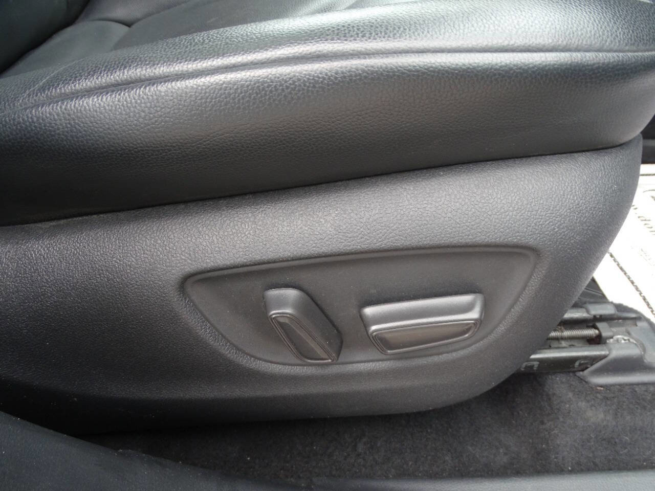 Used 2021 Toyota Highlander XLE image 46