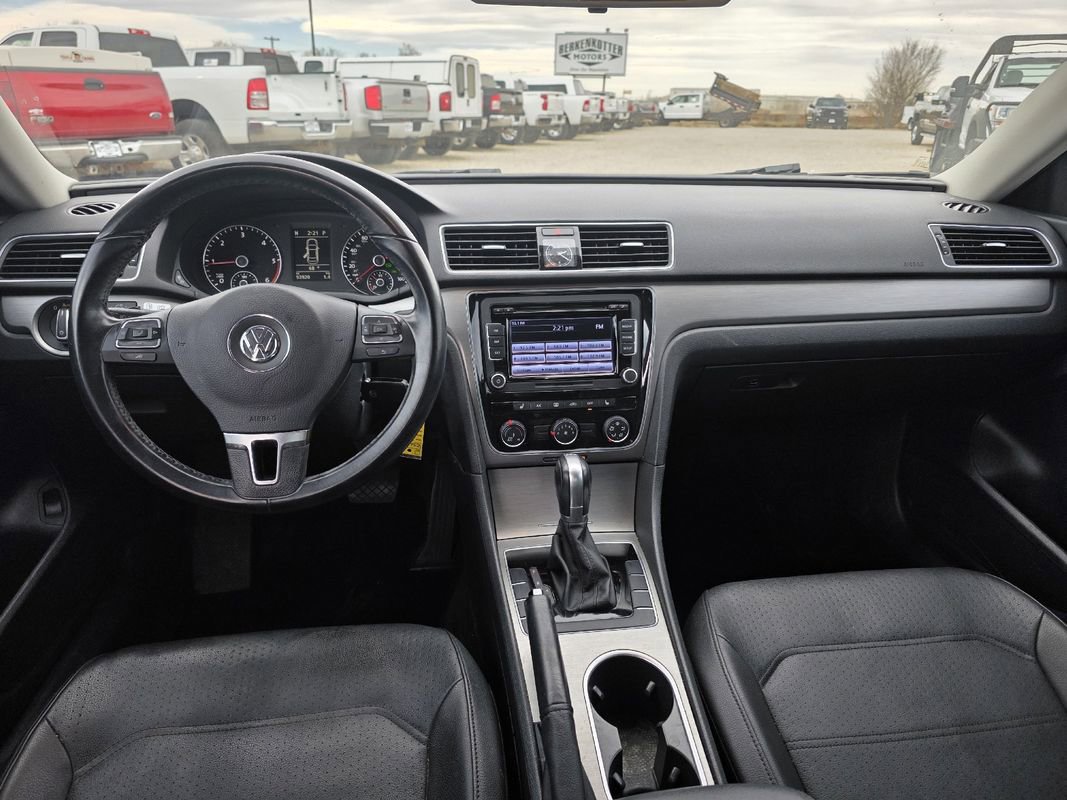 Used 2015 Volkswagen Passat TDI SE image 27