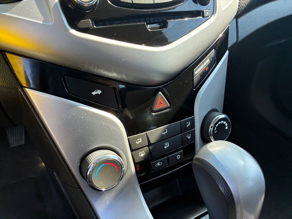 Used 2016 Chevrolet Cruze LT image 25