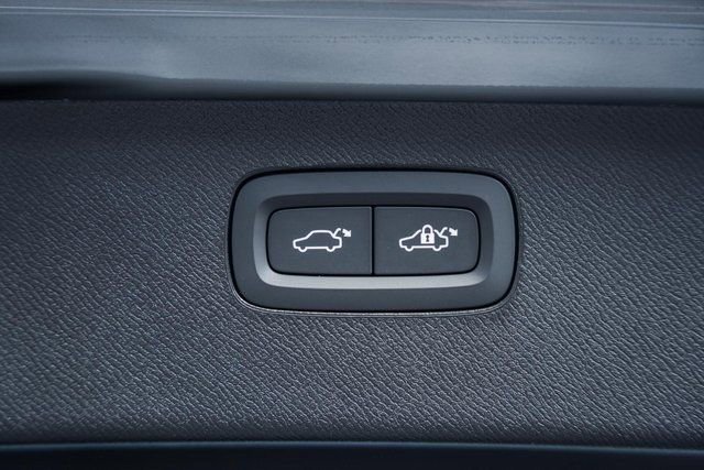 New 2026 Volvo XC90 B6 Ultra w/ Protection Package image 11