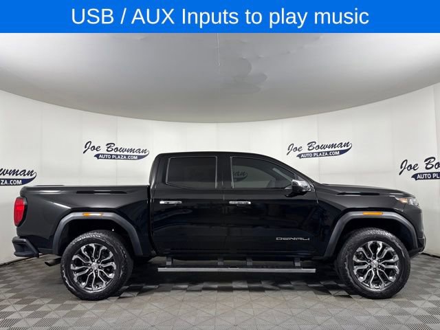 Used 2024 GMC Canyon Denali image 5