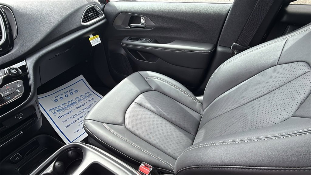 New 2026 Chrysler Voyager LX image 15