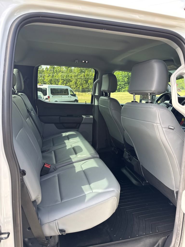 Used 2025 Ford F450 XL w/ XL Chrome Package image 13