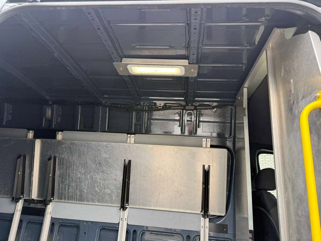 Used 2019 Mercedes-Benz Sprinter 170 image 32