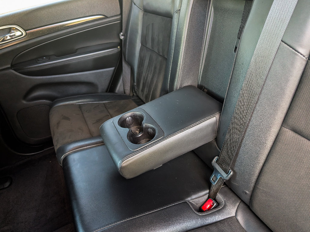 Used 2018 Jeep Grand Cherokee Altitude AWD/4WD image 19