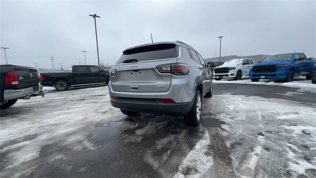 Used 2022 Jeep Compass Latitude w/ Sun and Sound Group image 7