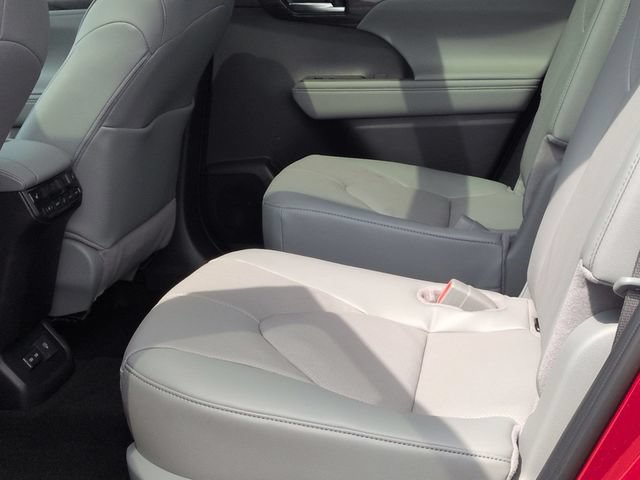 Certified 2026 Toyota Highlander Platinum AWD/4WD image 26