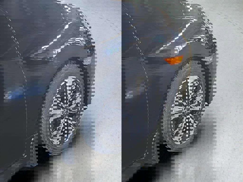 Used 2018 Honda Civic EX-L image 30