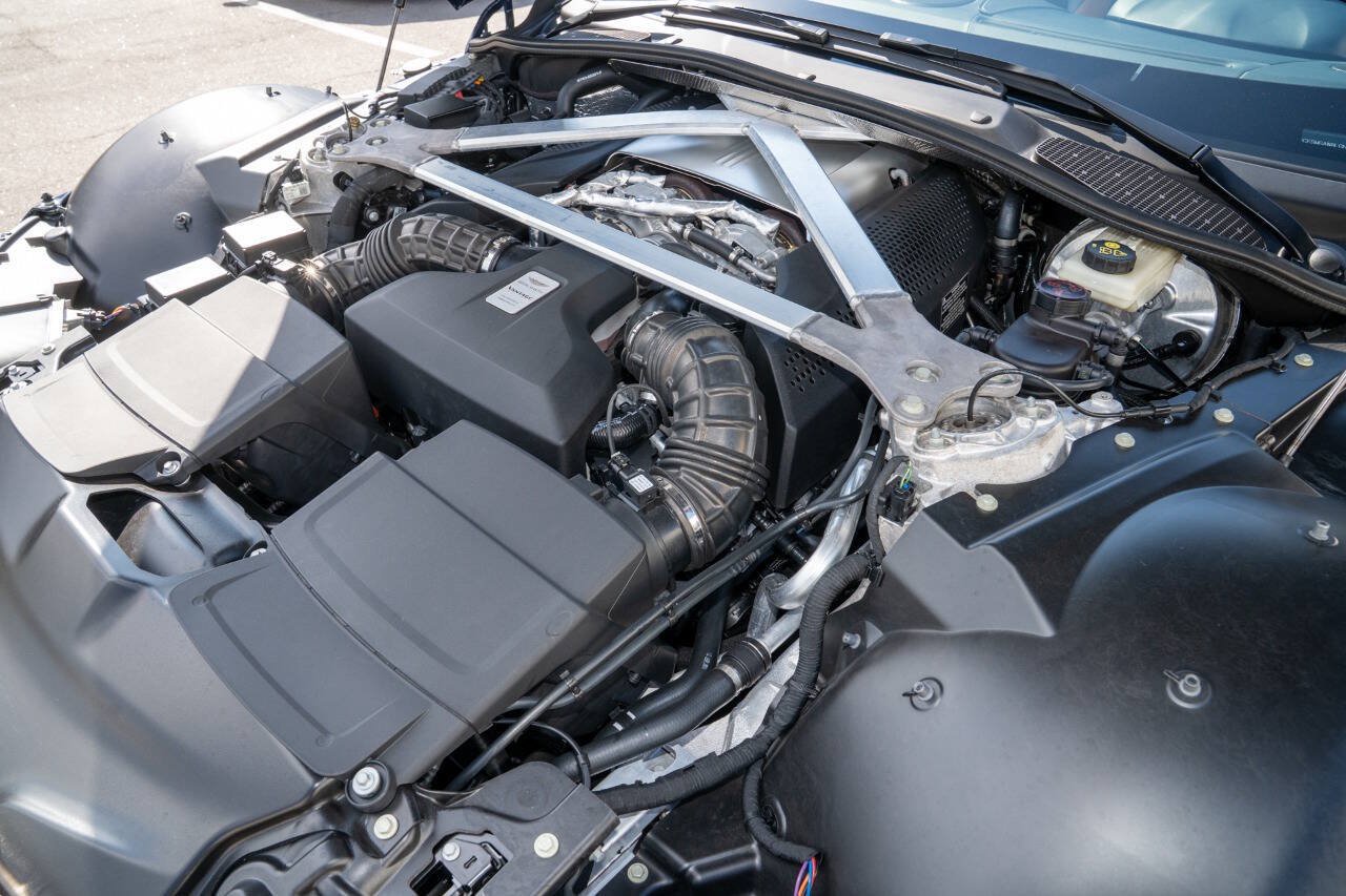 Used 2020 Aston Martin V8 Vantage Coupe RWD image 61