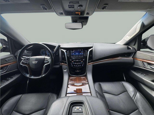 Used 2020 Cadillac Escalade Luxury w/ Escalade Sport Edition AWD/4WD image 10