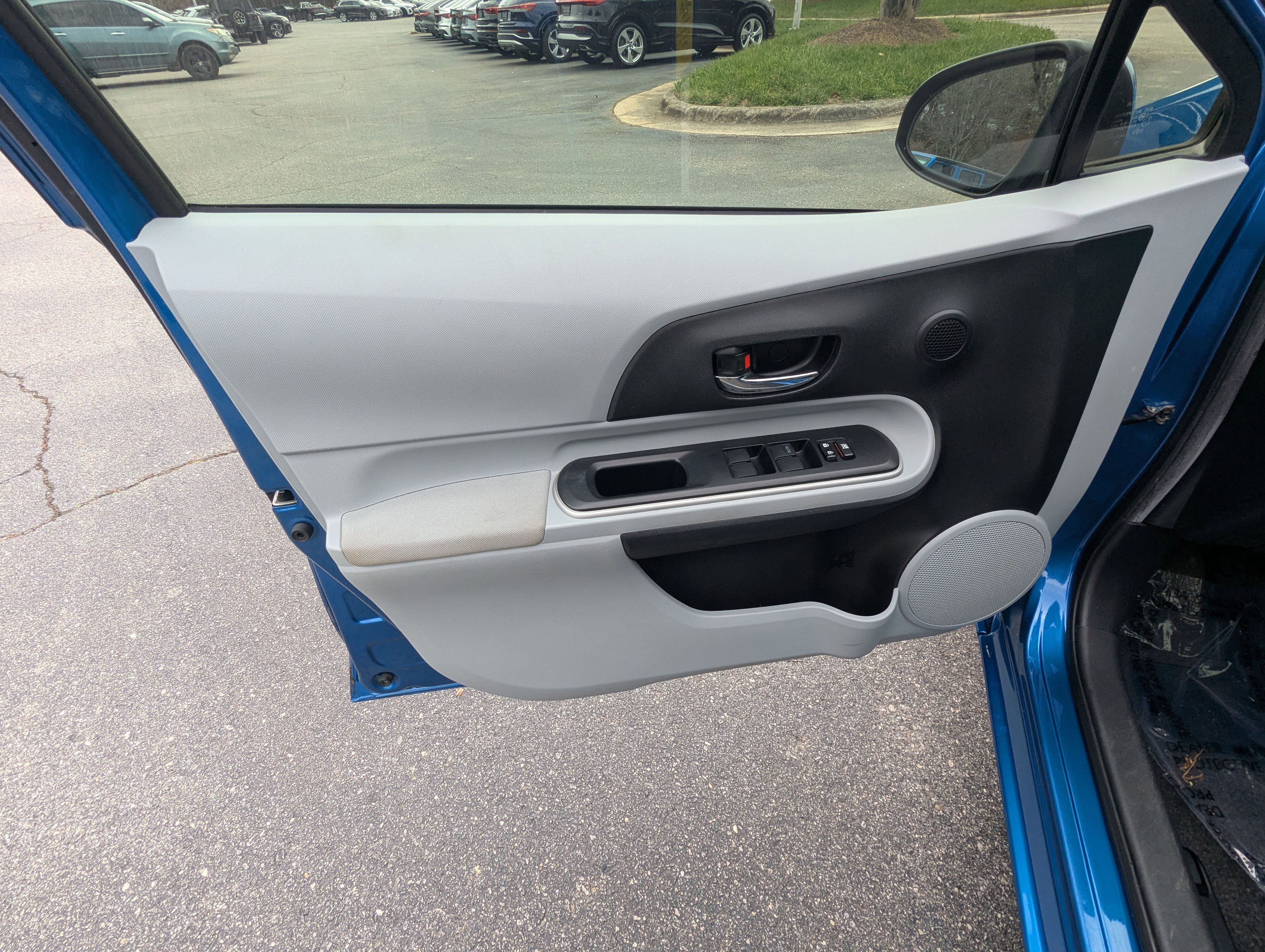 Used 2014 Toyota Prius C Two image 15