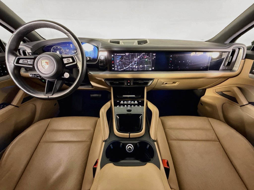 Certified 2024 Porsche Cayenne AWD/4WD image 11