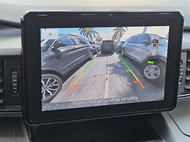 Used 2023 Ford Explorer XLT image 21