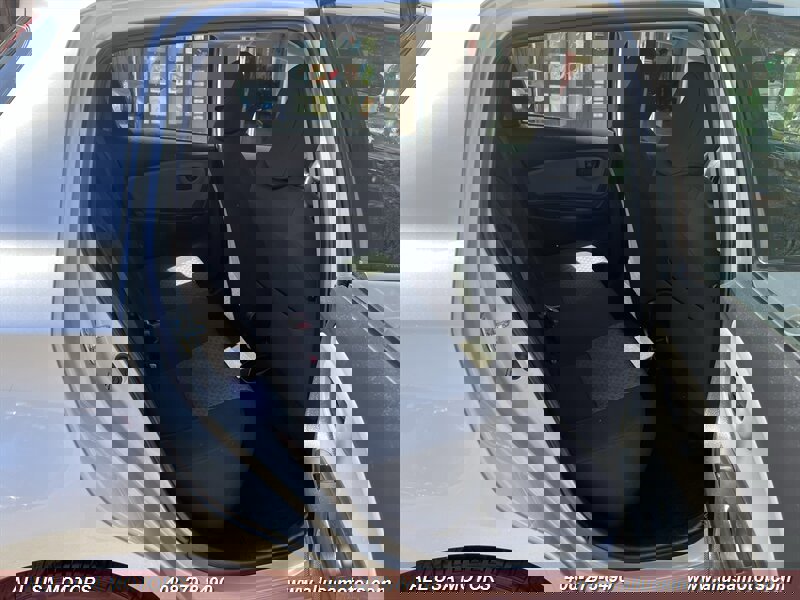 Used 2015 Toyota Yaris L image 17