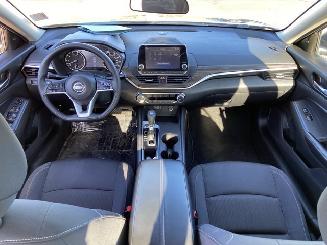 Used 2025 Nissan Altima 2.5 SV FWD image 49
