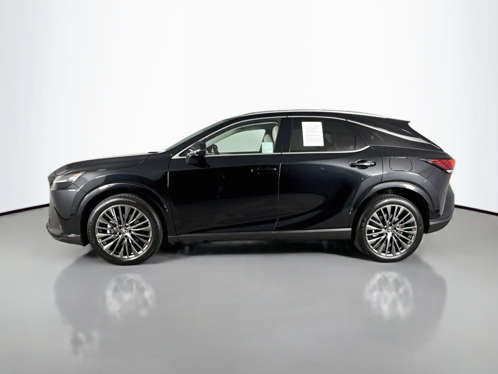 Used 2025 Lexus RX 450h AWD w/ Convenience Package image 4