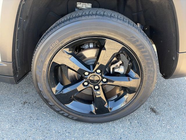 Used 2023 Jeep Grand Cherokee L Laredo AWD/4WD image 16