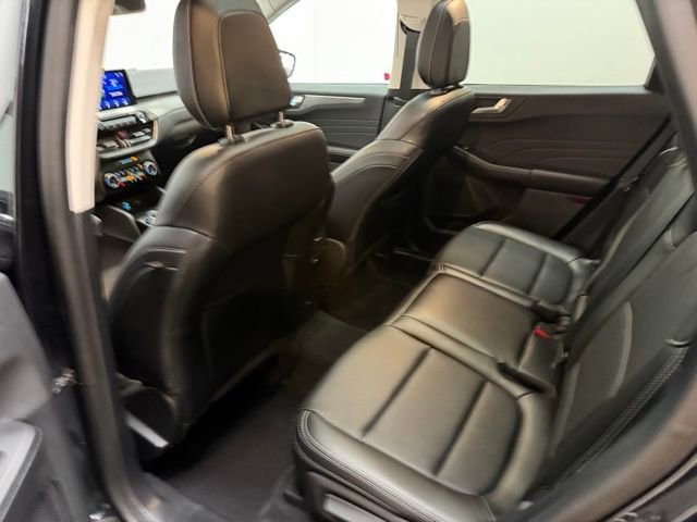 Used 2022 Ford Escape Titanium w/ Class II Trailer Tow Package image 33