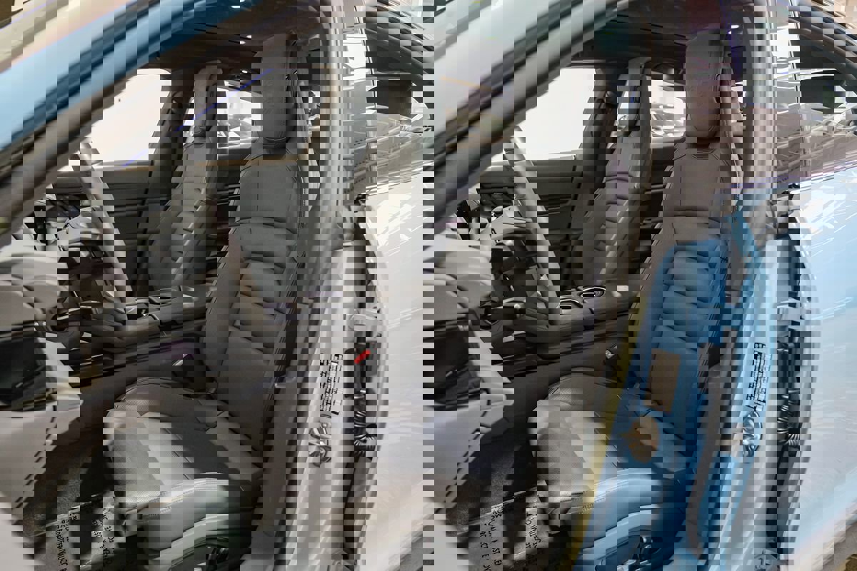 Used 2022 Porsche Taycan 4S image 4