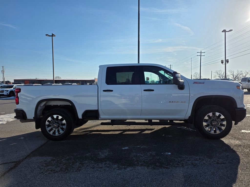 Used 2025 Chevrolet Silverado 2500 Custom w/ Custom Value Package image 9