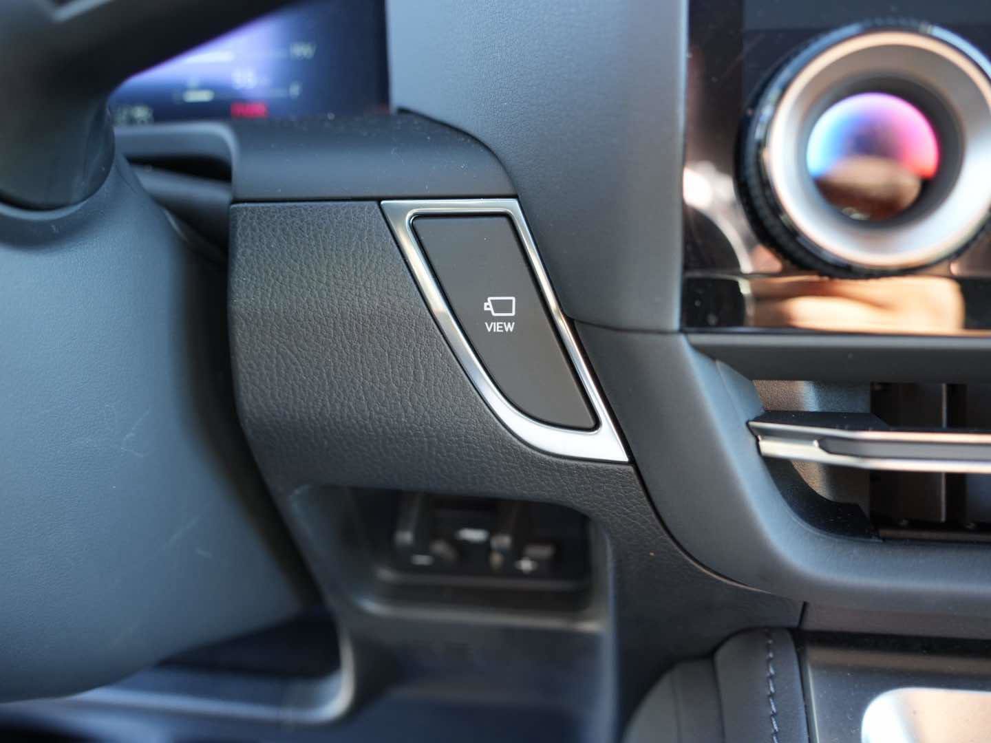 Used 2025 Lexus GX 550 w/ Accessory Package (CT) image 36