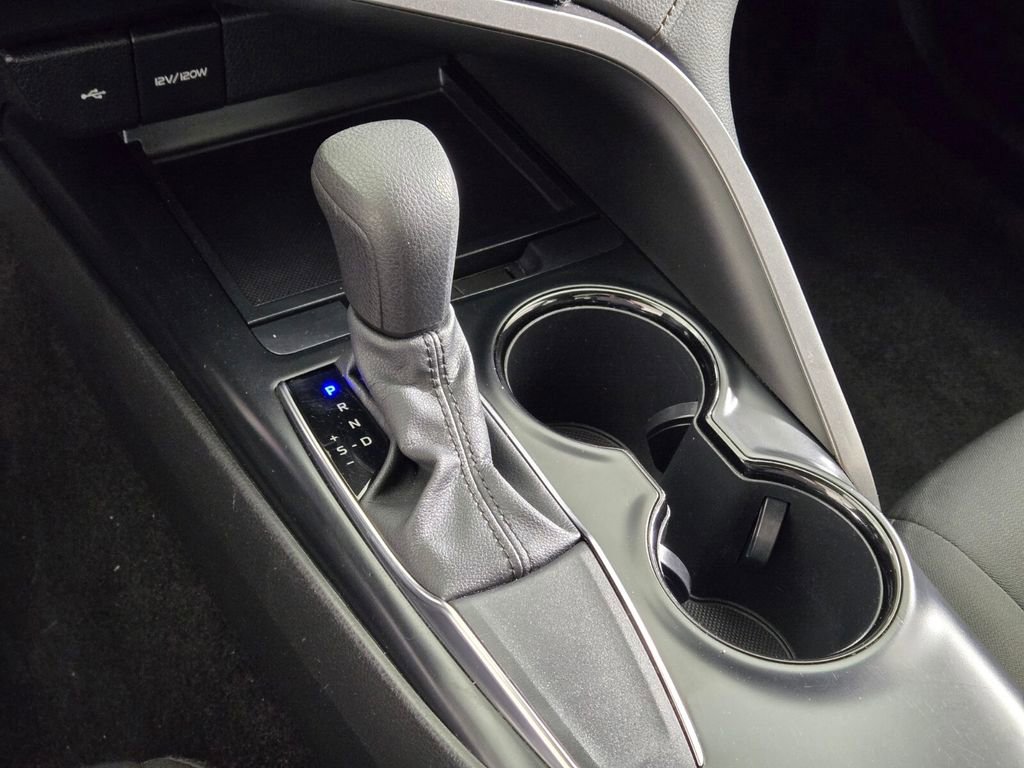 Used 2020 Toyota Camry LE FWD image 32