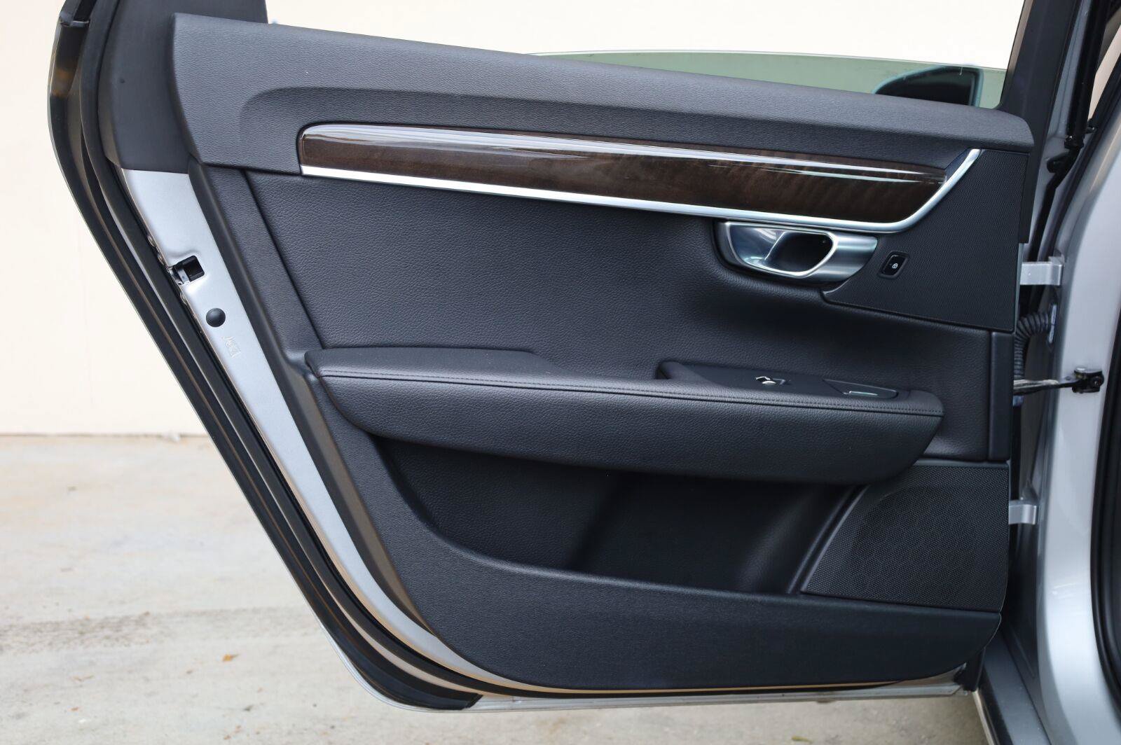 Used 2018 Volvo S90 T5 Momentum w/ Convenience Package FWD image 20