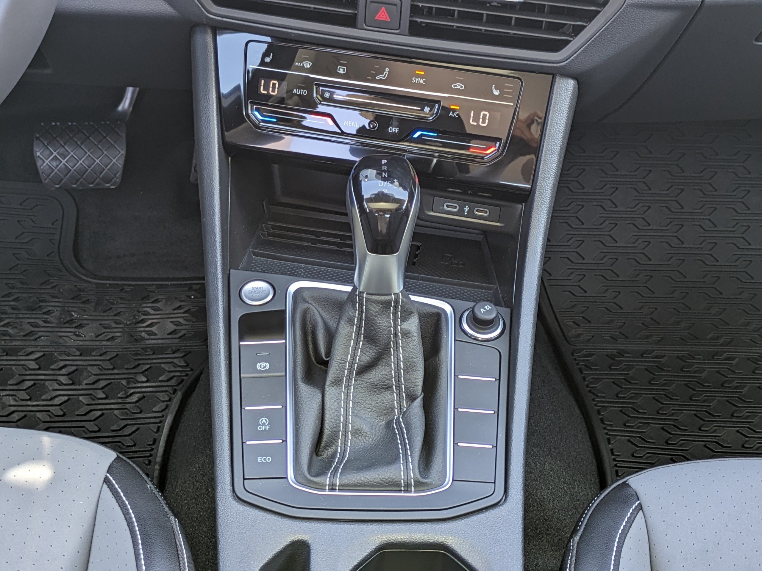 New 2026 Volkswagen Jetta SE FWD image 18