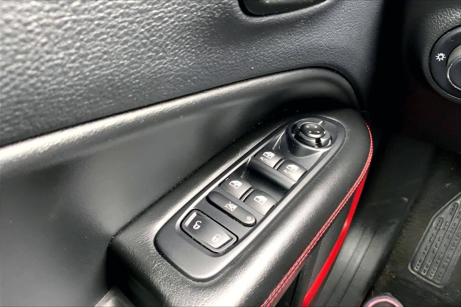 Used 2021 Jeep Compass Trailhawk AWD/4WD image 34