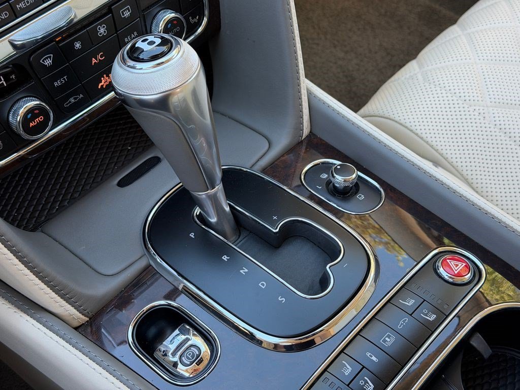 Certified 2018 Bentley Flying Spur V8 AWD/4WD image 25