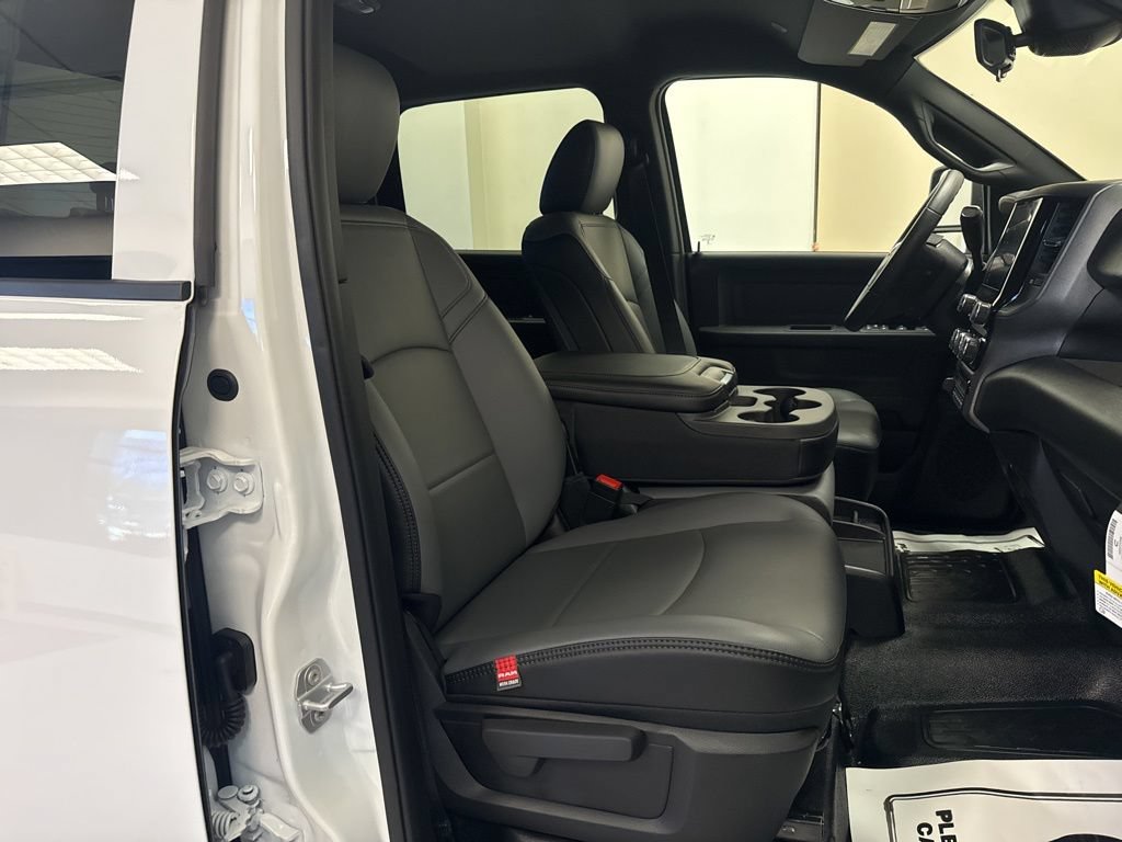 New 2026 RAM 5500 Tradesman w/ Chrome Appearance Group AWD/4WD image 25