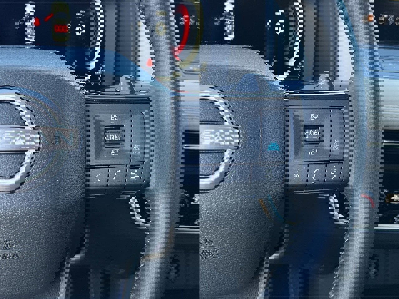 Certified 2025 Nissan Rogue SL image 11