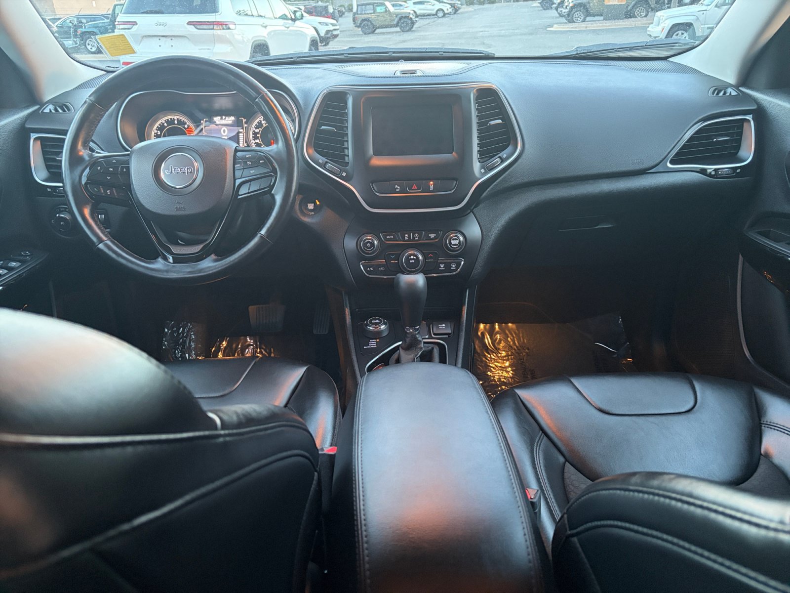 Used 2021 Jeep Cherokee Latitude Plus AWD/4WD image 17