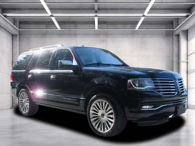 Used 2017 Lincoln Navigator Select image 1
