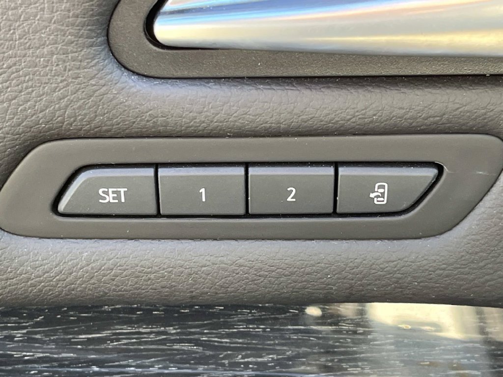 Certified 2023 Cadillac XT4 Premium Luxury w/ Enhanced Visibility Package FWD image 32