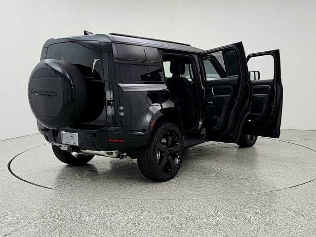 New 2026 Land Rover Defender 110 X-Dynamic SE AWD/4WD image 11