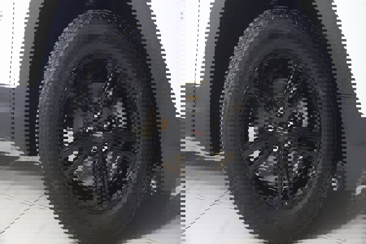 Used 2022 GMC Terrain AT4 w/ Infotainment Package II image 17