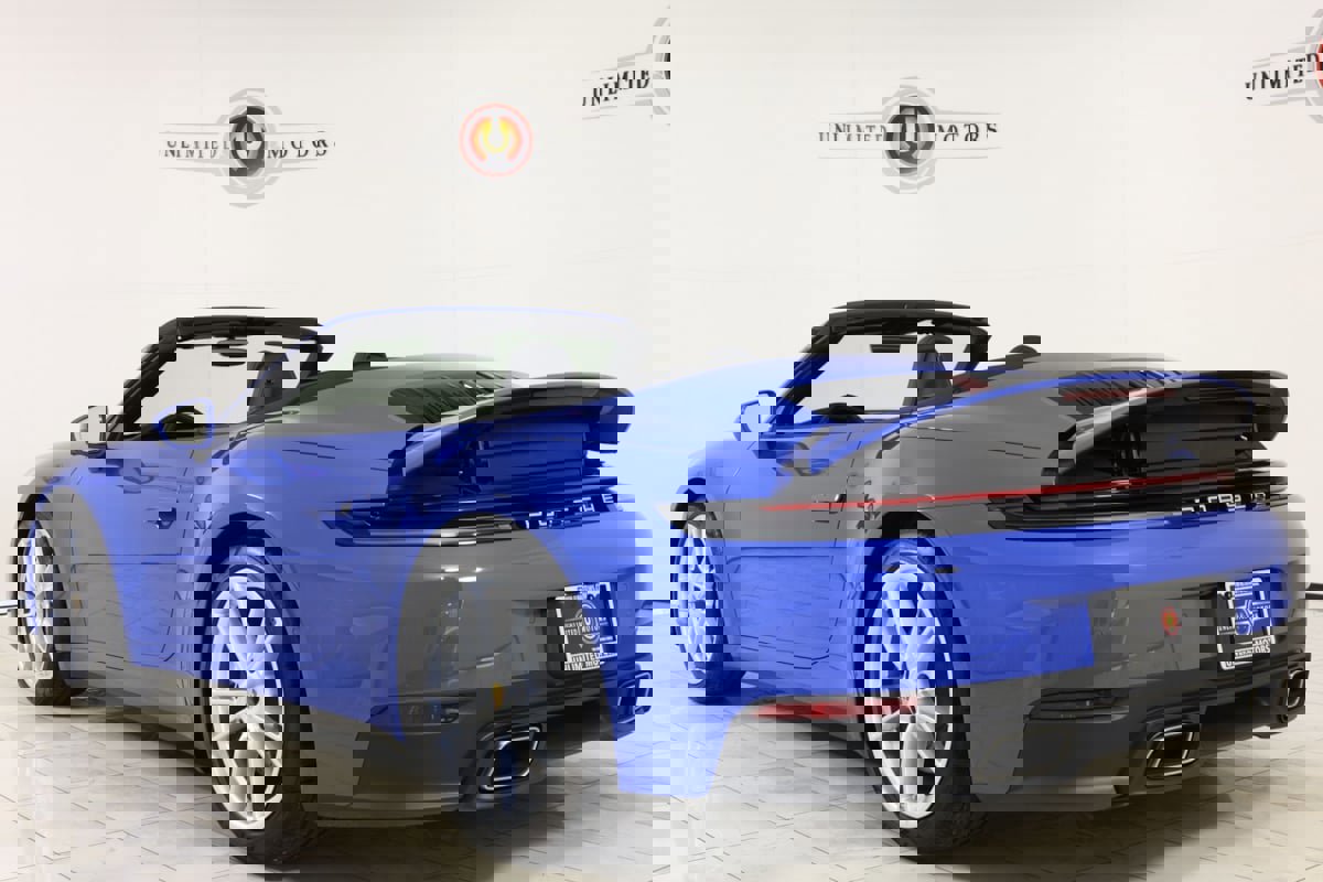 Used 2026 Porsche 911 Carrera image 4