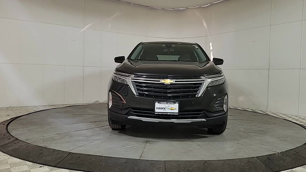 Used 2024 Chevrolet Equinox LT image 2