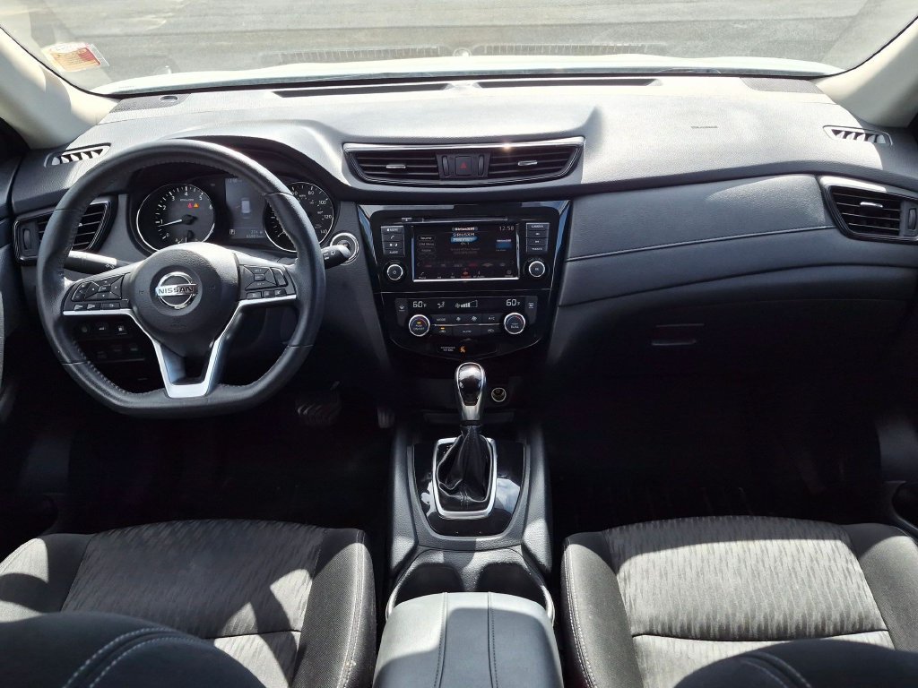 Used 2020 Nissan Rogue SV AWD/4WD image 18