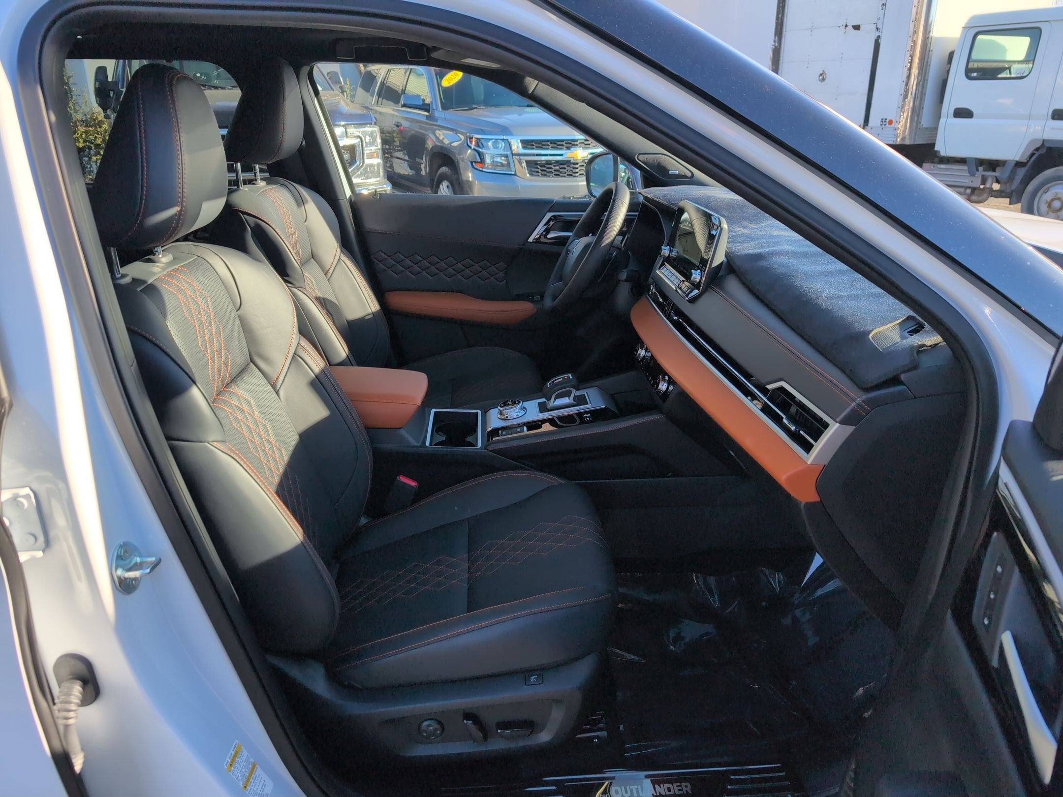 Used 2025 Mitsubishi Outlander SEL image 31