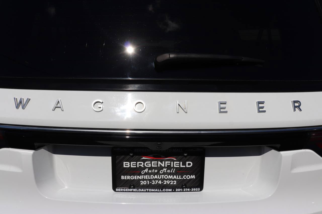 Used 2024 Jeep Wagoneer L Series III w/ Flexible Seating Group AWD/4WD image 69