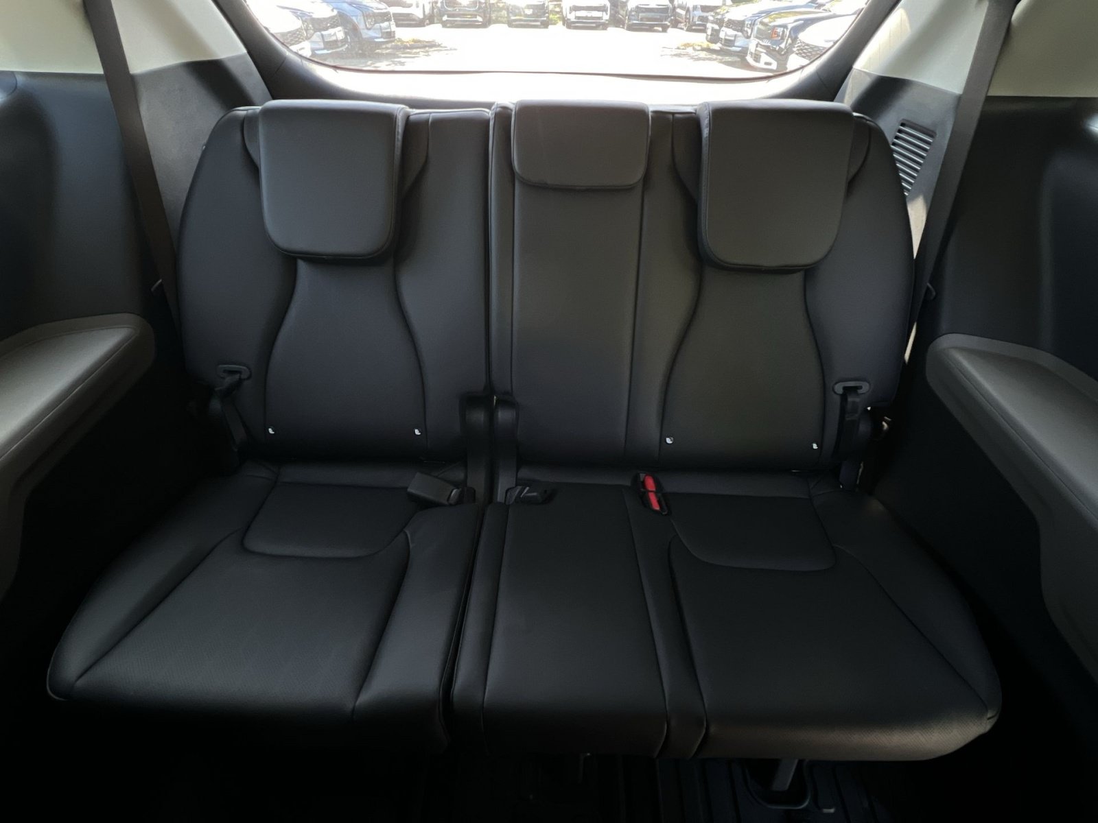 New 2027 Kia Carnival FWD image 32