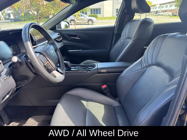 Used 2025 Toyota Crown Signia AWD/4WD image 14