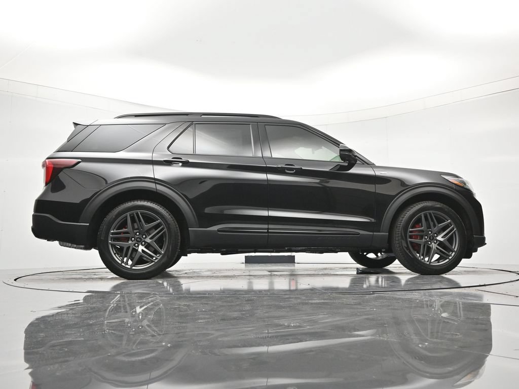 New 2026 Ford Explorer ST-Line w/ ST-Line Street Pack RWD image 39