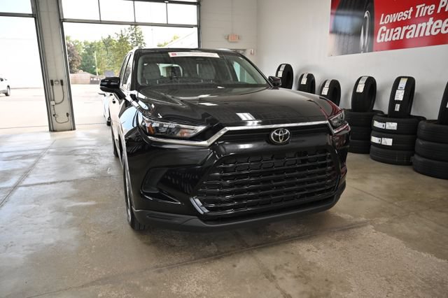 Certified 2026 Toyota Grand Highlander AWD image 3