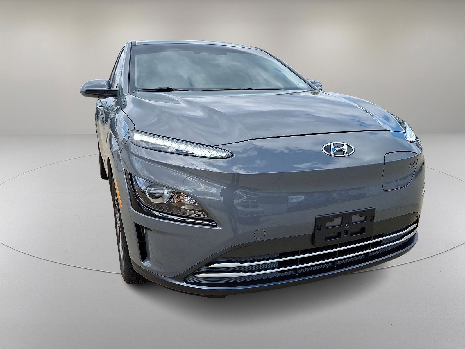 Certified 2023 Hyundai Kona SE w/ Cargo Package image 2