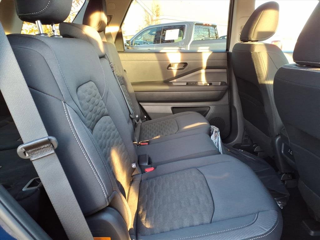 New 2025 Nissan Pathfinder SV image 7