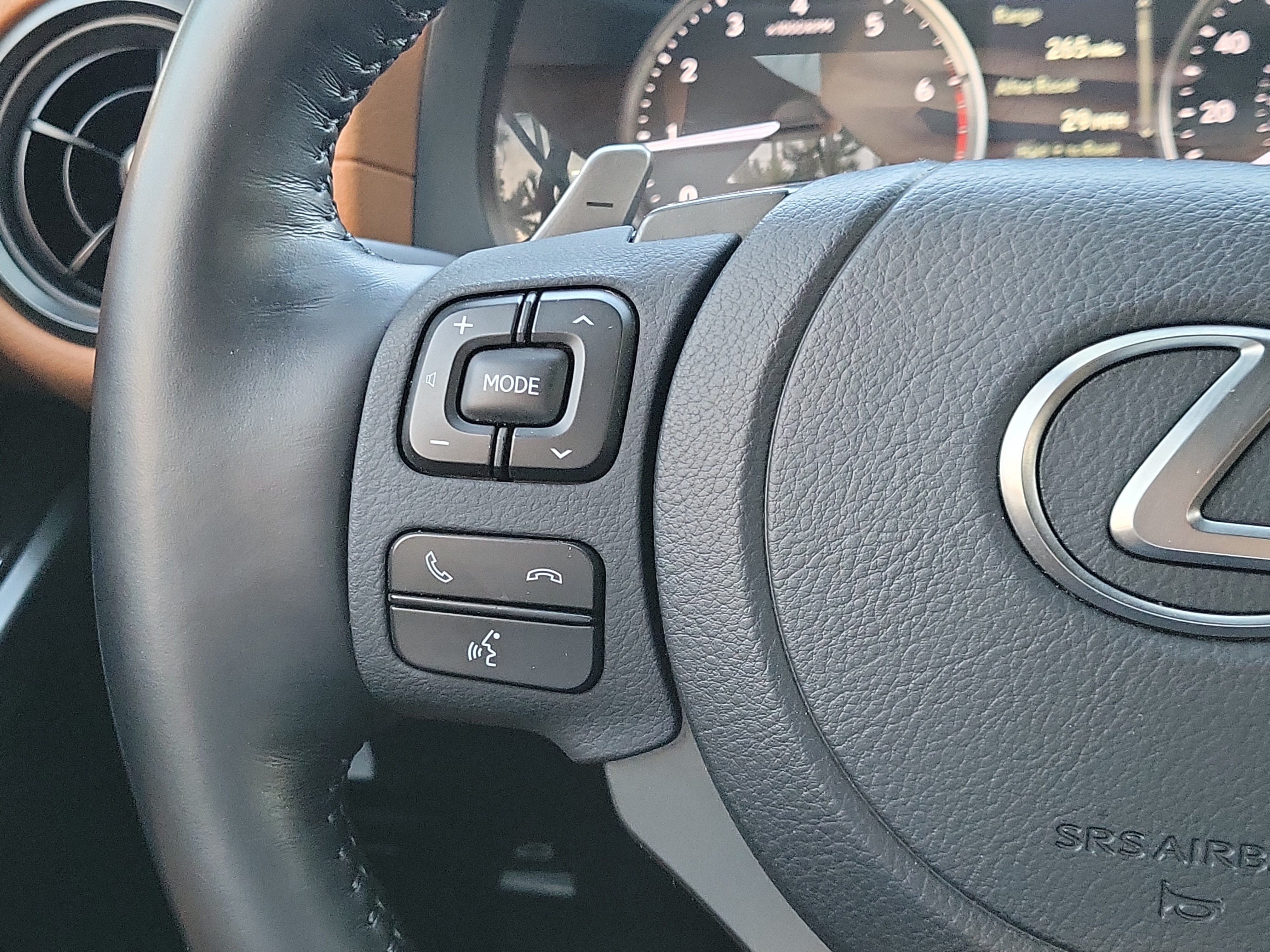 Used 2023 Lexus IS 300 w/ Comfort Package RWD image 19